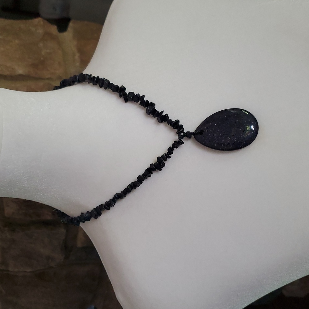 PURPLE STONE PENDANT BEADED NECKLACE